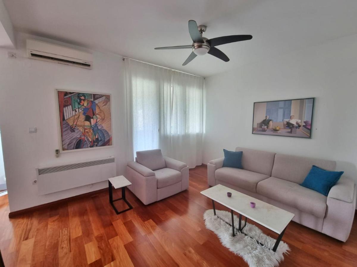 Baby Blue Apartments بار المظهر الخارجي الصورة